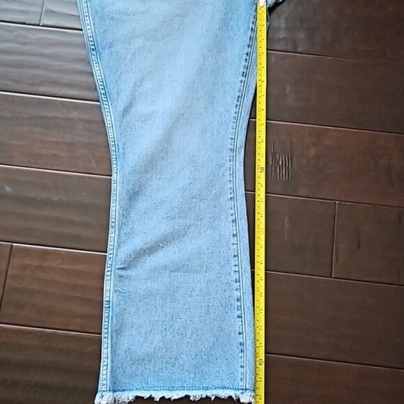 Wrangler High Rise Kick Flare (Wrock 627) Jeans Light-Medium "Control" Wash - 33 - Picture 14 of 15